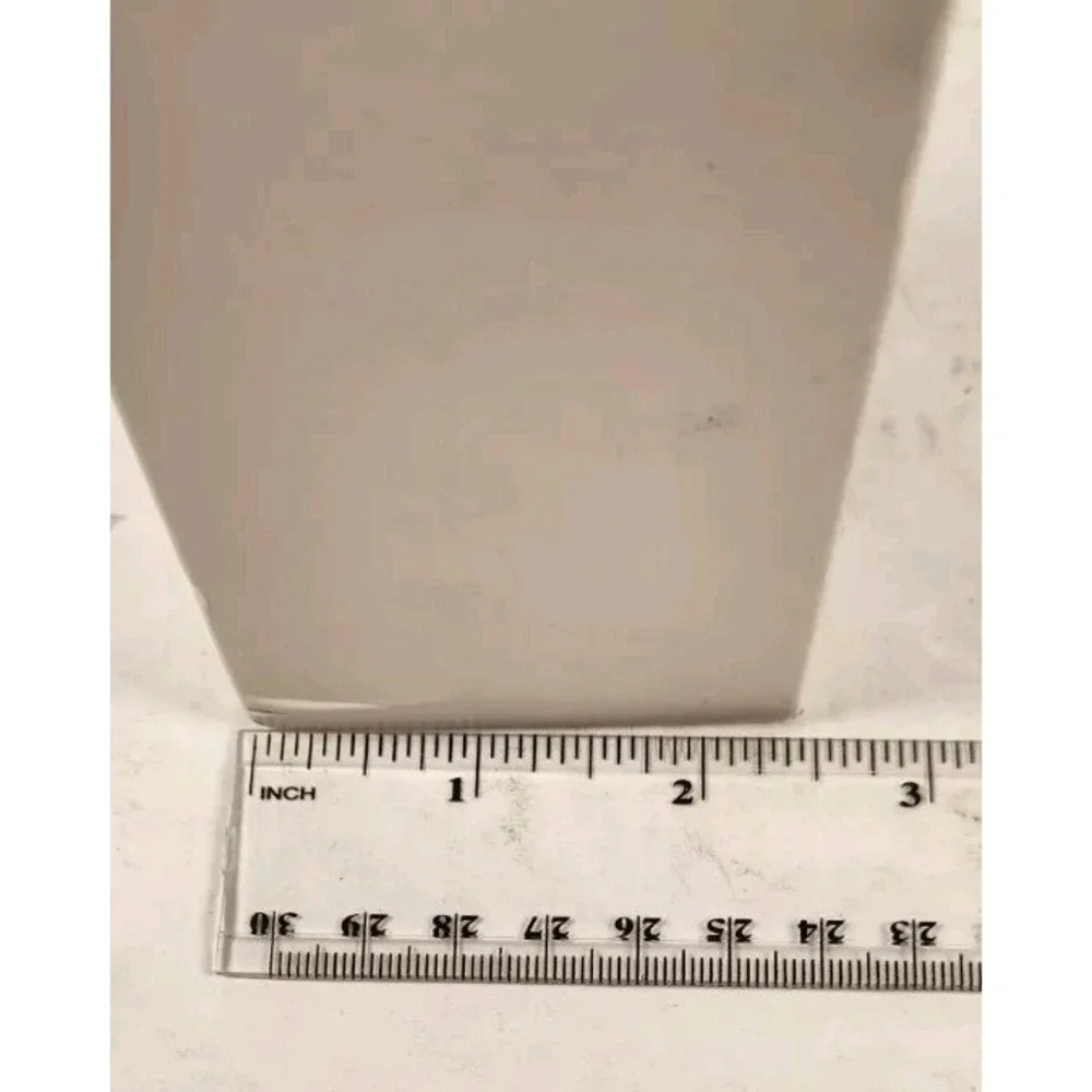 US‎ to EU Plug Adapter (8A5)